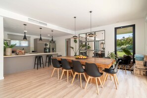 Dining - Villa SP1 Suites Santa Ponsa pool wifi (Santa Ponsa)