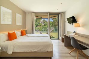 6 bedrooms, in-room safe, iron/ironing board, free WiFi - Villa SP1 Suites Santa Ponsa pool wifi (Santa Ponsa)
