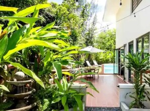 Terrace/patio - Papi's Tropical Pool Paradise (San Juan)