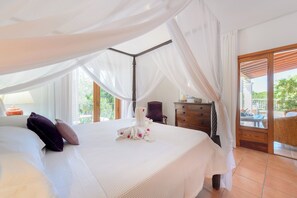 Iron/ironing board, Internet, bed sheets - Villa Can Colomaret Carmen (Ibiza)