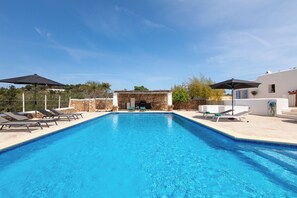 Pool - New! Villa Plana Menut (Can Escandell)