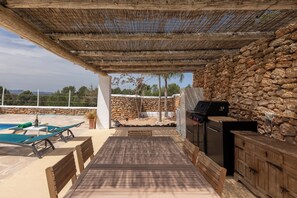 Outdoor dining - New! Villa Plana Menut (Can Escandell)