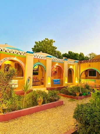 Exterior. Kabara