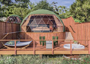 Luxe Dome | Exterior