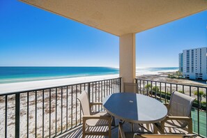 Outdoor dining - Phoenix X 602 Gulf-Front Condo Sleeps 6 King Bed + Bunks (Orange Beach)