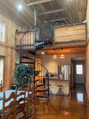 Dining - Cozy 4-bedroom cabin in the Appalachian mountains of peaceful Tuckasegee, NC (Tuckasegee)