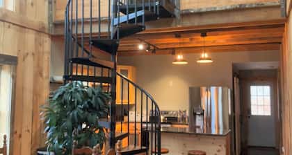 Cozy 4-bedroom cabin in the Appalachian mountains of peaceful Tuckasegee, NC