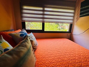 Room - Dream vacation home in the tropical jungle with pool, 4 rooms & private beach access (Teotepeque)