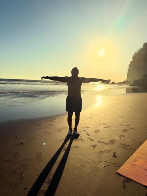 Beach - Dream vacation home in the tropical jungle with pool, 4 rooms & private beach access (Teotepeque)