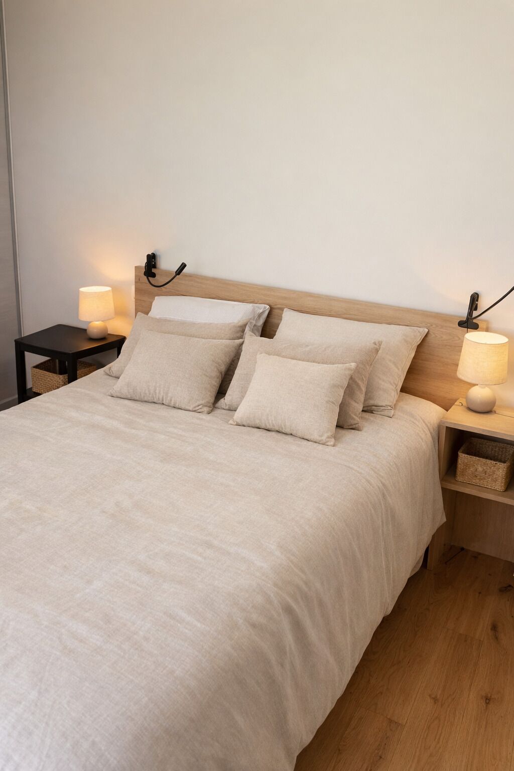 2 bedrooms, iron/ironing board, WiFi