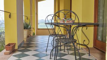 Rumah, patio | Tempat makan outdoor