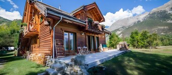 “Chalet de l'Onde” – Nature Retreat for 12, Family & Sports Base in Vallouise-Pelvoux