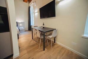 Dining - [Juliet House] 4+1 beds + apartment near the Arena (Verona)