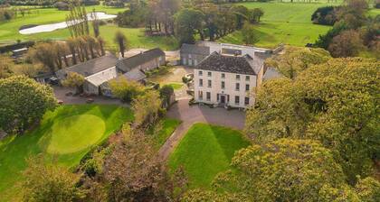 Beaufort Manor - Six Bedroom Villa, Sleeps 12