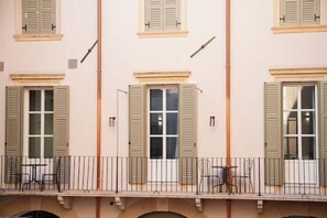 Exterior - [Golden Flower] Three Bedroom Apartment with Frescoes+6 Pers+2 Bedroom (Verona)