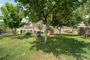Children’s area - Villa Aurora: A Luxurious Stone Retreat in Dalmatia (Slivno)