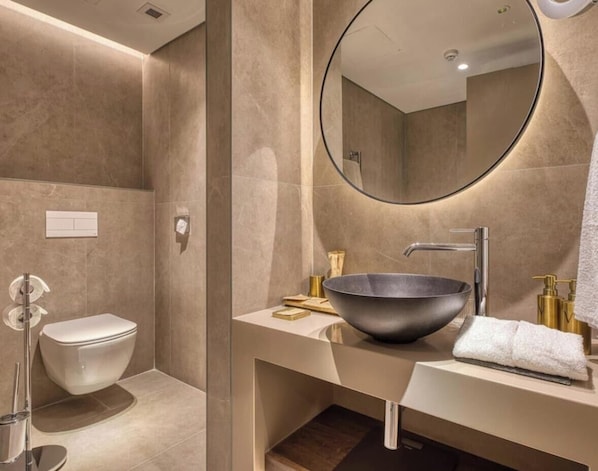 Hair dryer, towels - Cozy Rabat 1BR with Private Balcony (Rabat)