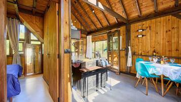 Cabin | Dining