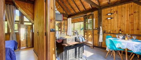 Cabin | Dining