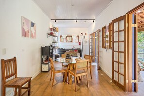 Villa | Dining - Casas do Gajo (Natividade da Serra)