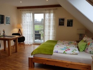Deluxe Room, Balcony, Garden View - Landgut Apfelrose (Friedrichshafen)