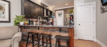 Riverside Retreat with Modern Comforts in the Heart of Elora