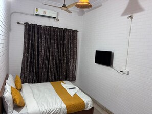 Room - Aatithi Stay  (Panvel)
