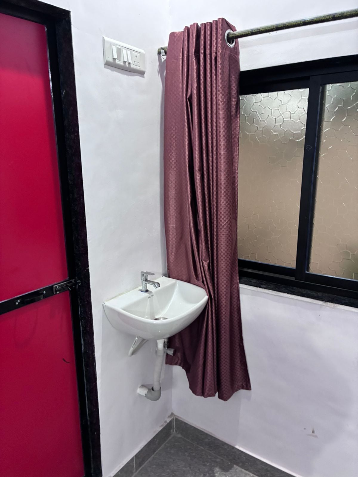 Deluxe Room, Multiple Bedrooms, Smoking, Housekeeping | Bathroom