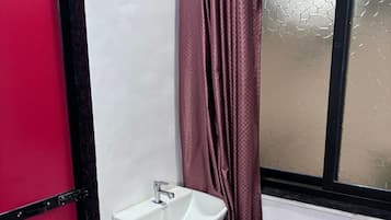 Deluxe Room, Multiple Bedrooms, Smoking, Housekeeping | Bathroom
