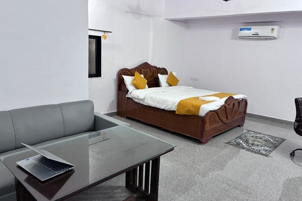 Deluxe Room, Multiple Bedrooms, Smoking, Housekeeping | Desk, free WiFi