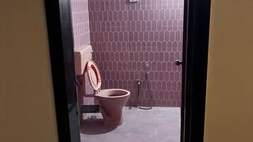 Deluxe Room, Multiple Bedrooms, Smoking, Housekeeping | Bathroom