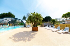 Indoor pool, outdoor pool - Studio BRUME  In the heart of PORTBAILAccess to the swimming pool (Port-Bail-sur-Mer)