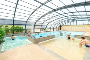 Indoor pool, outdoor pool - Studio BRUME  In the heart of PORTBAILAccess to the swimming pool (Port-Bail-sur-Mer)