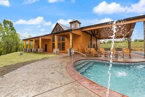 Pool - Shawnee Creek Bourbon Trail Chalet (Mercer County)