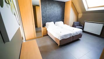 Deluxe Double Room | Desk, laptop workspace, blackout drapes, soundproofing