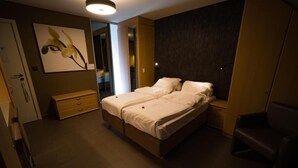 豪華雙人房 | 書桌、筆電工作空間、遮光布/窗簾、隔音