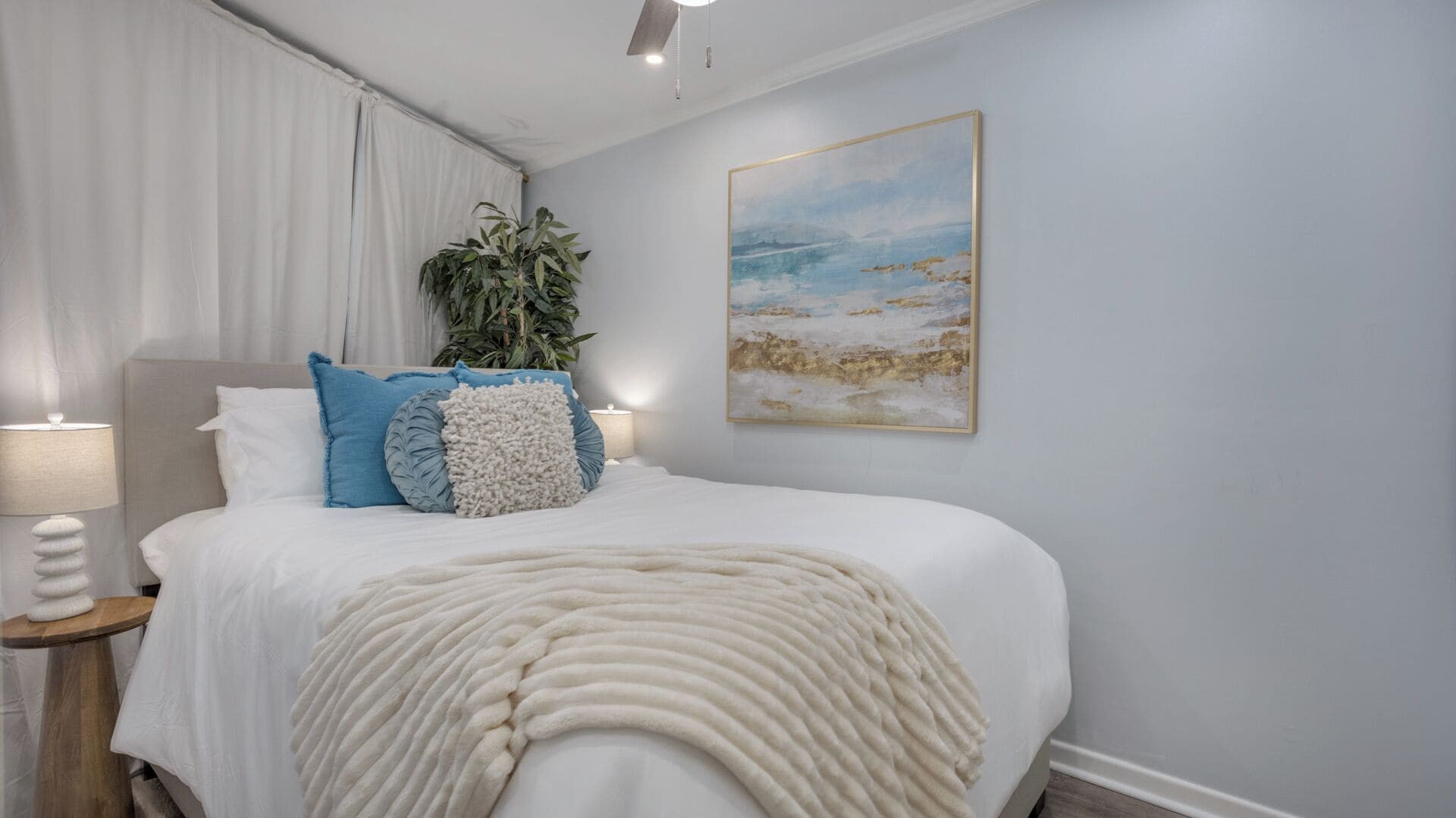 1 slaapkamer, een strijkplank/strijkijzer, internet, beddengoed