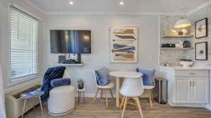 Interior - High Tide - Beachfront Ocean View Retreat (Hilton Head Island)