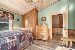 4 chambres, fer et planche à repasser, Wi-Fi, draps fournis