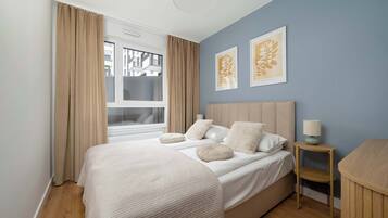 1 habitación, tabla de planchar con plancha, cuna de viaje y wifi