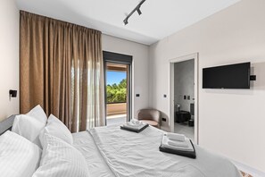 3 bedrooms, WiFi, bed sheets - Villa Luka with a private heated pool, BBQ and pet-friendly accommodation for 6 people near Poreč (Vabriga)