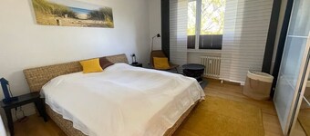 Watching the ferries, exclusive interieur and great public transport connection