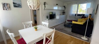 Watching the ferries, exclusive interieur and great public transport connection