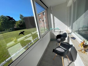 Interior - Watching the ferries, exclusive interieur and great public transport connection (Lübeck)