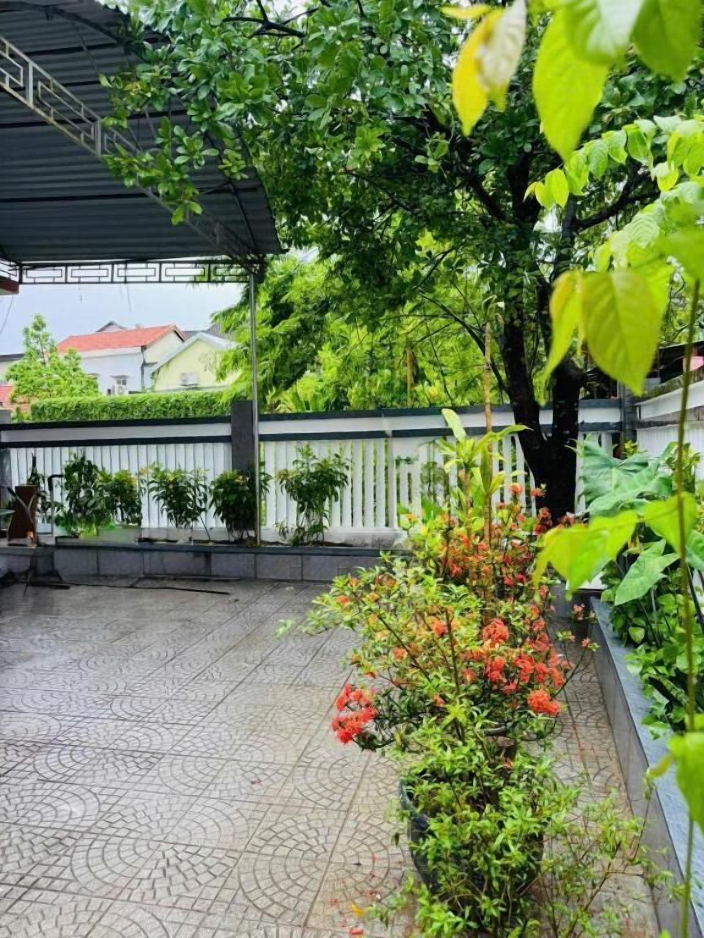 Leilighet, balkong, hageutsikt | Terrasse/patio