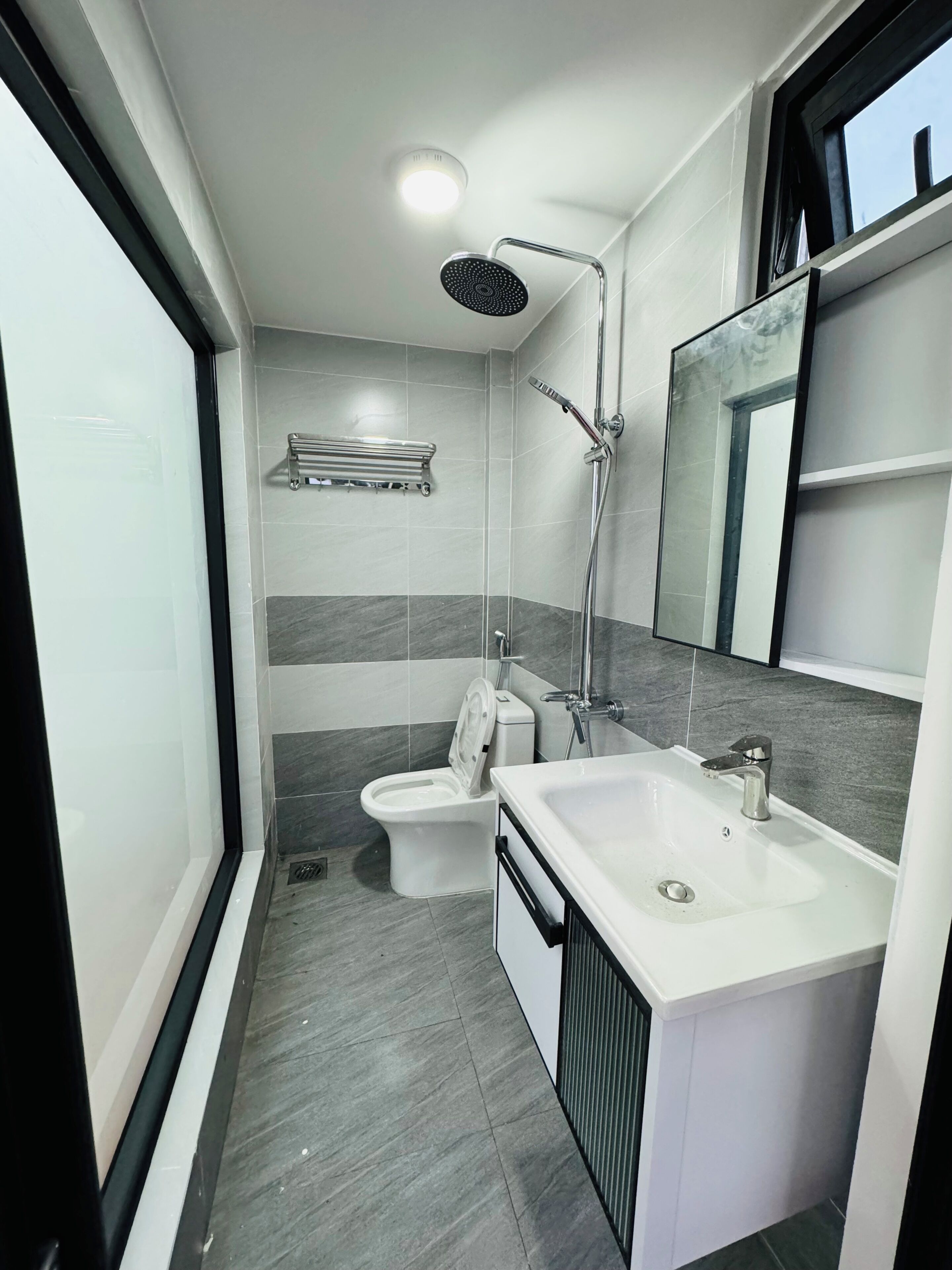 Shared Dormitory, Balcony, Garden View | Bathroom