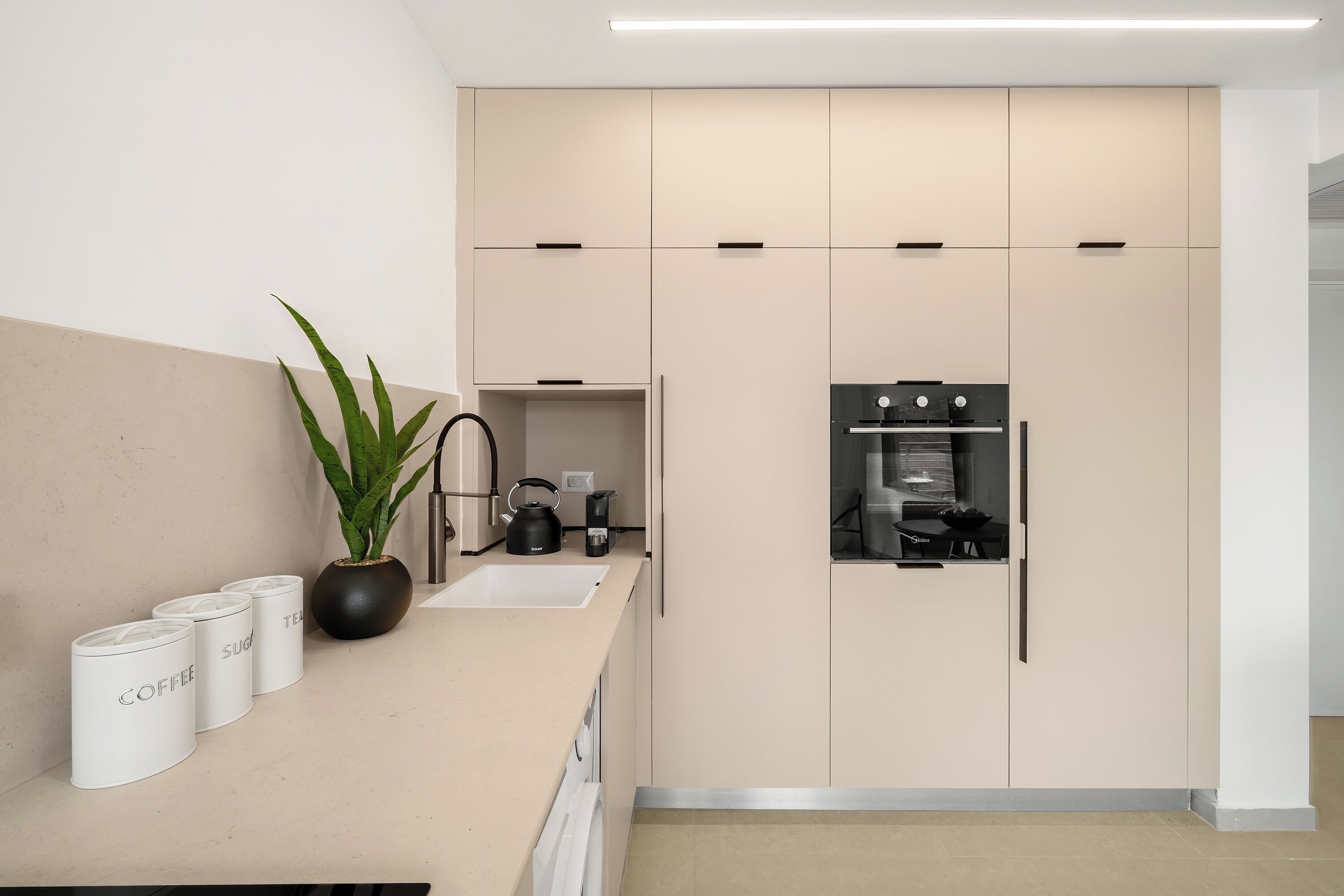 Apartment, 1 Bedroom, Balcony, Mountain View | Private kitchen