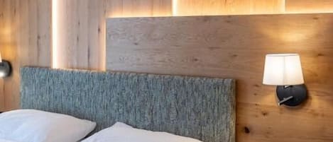 Deluxe Double Room, Hill View