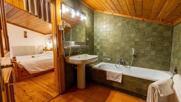 Doppia Superior, vista giardino | Bagno