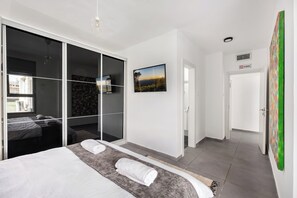 Apartment, 4 Bedrooms, Balcony, Poolside | Free WiFi